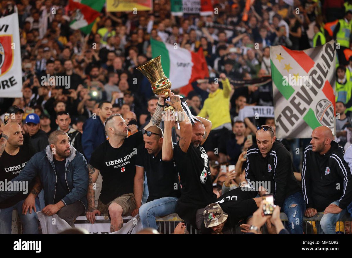 DanieleZindato's tweet photo. Eh già, ha ragione #Simonelli: che schifo la riverenza ai #tifosi (solo se sono dell'#Inter, altrimenti va bene). https://t.co/ImXyCZE6WZ