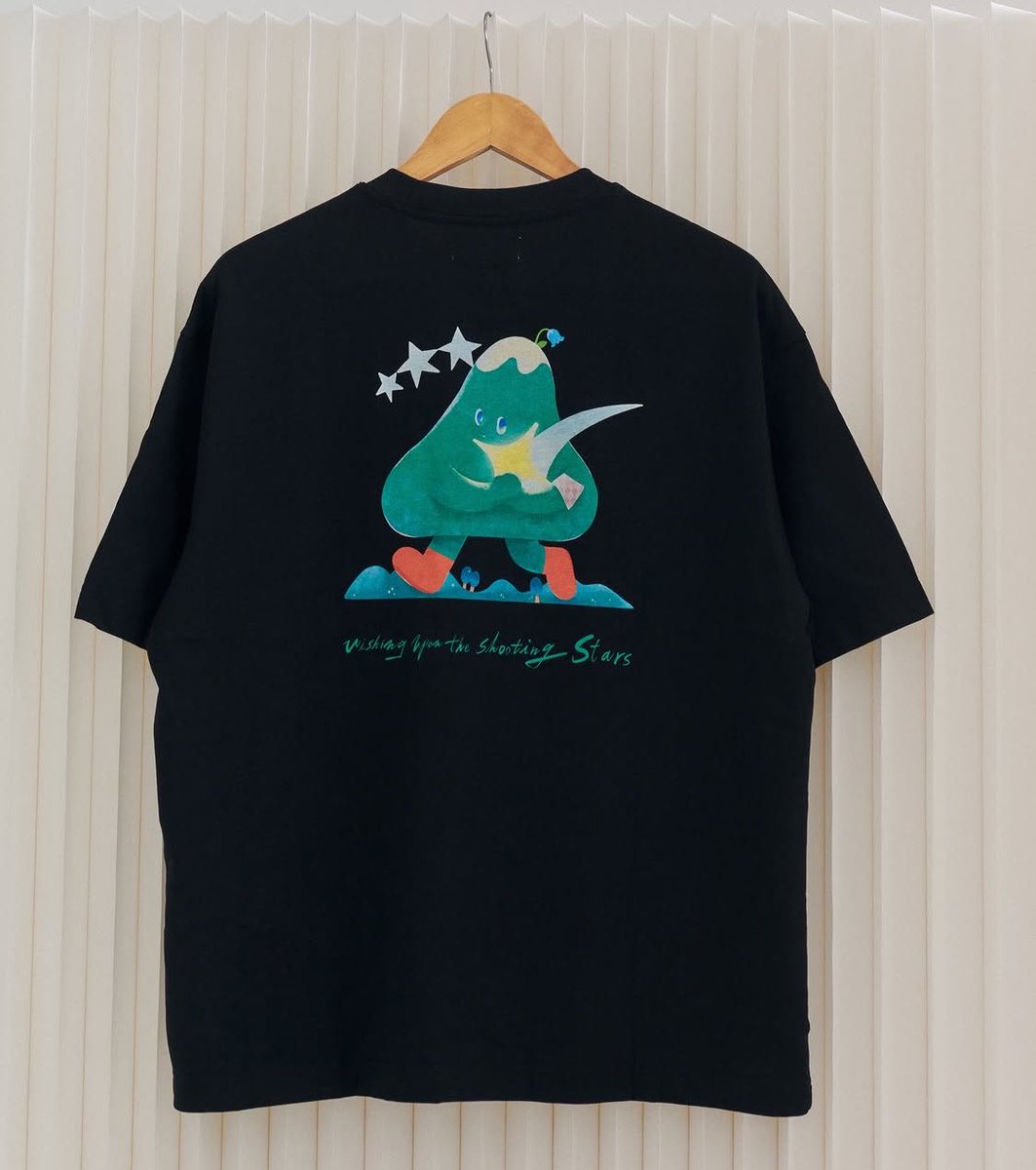 wixximv's tweet photo. I like this one even more than the white t-shirt! I canβt read the website but Iβm going to try to preorder a couple of these when they drop since itβs limited stock no restock..π #andyu #wishingupontheshootingstars https://t.co/Dauf62ieQU