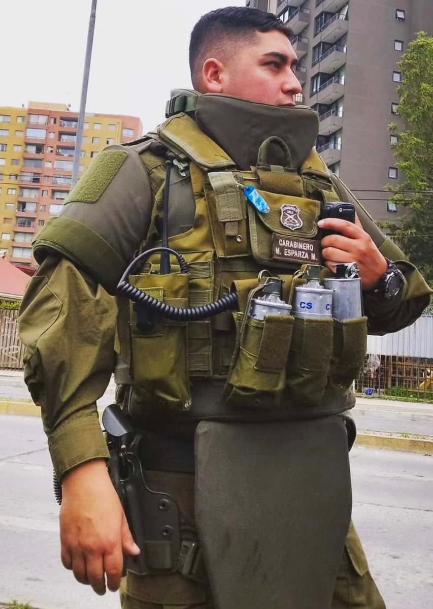mmyers08994900's tweet photo. #uniformadossexys #uniformadoshot #carabineroshot #men #hombres #hombresguapos #gendarmeriahot #heteroengañado #guapos #soldadosguapos #pdiguapos #gendarmesguapos #MachosHeteros #marinoshot https://t.co/ClxwipF7O3