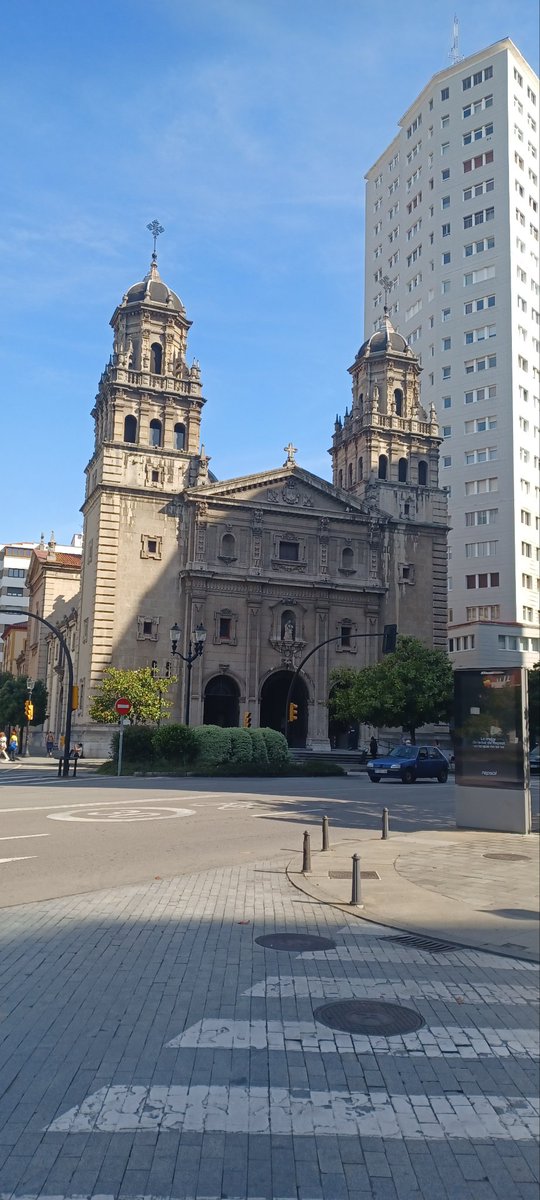 TarekSaidVzla's tweet photo. Camino a la iglesia para rezar el Santo Rosario. 

Todos ustedes estarán presentes en mis oraciones. 

Que Dios y la Santísima Virgen los bendigan y acompañen siempre.

FE y más FE. https://t.co/Qty3nGfLrp