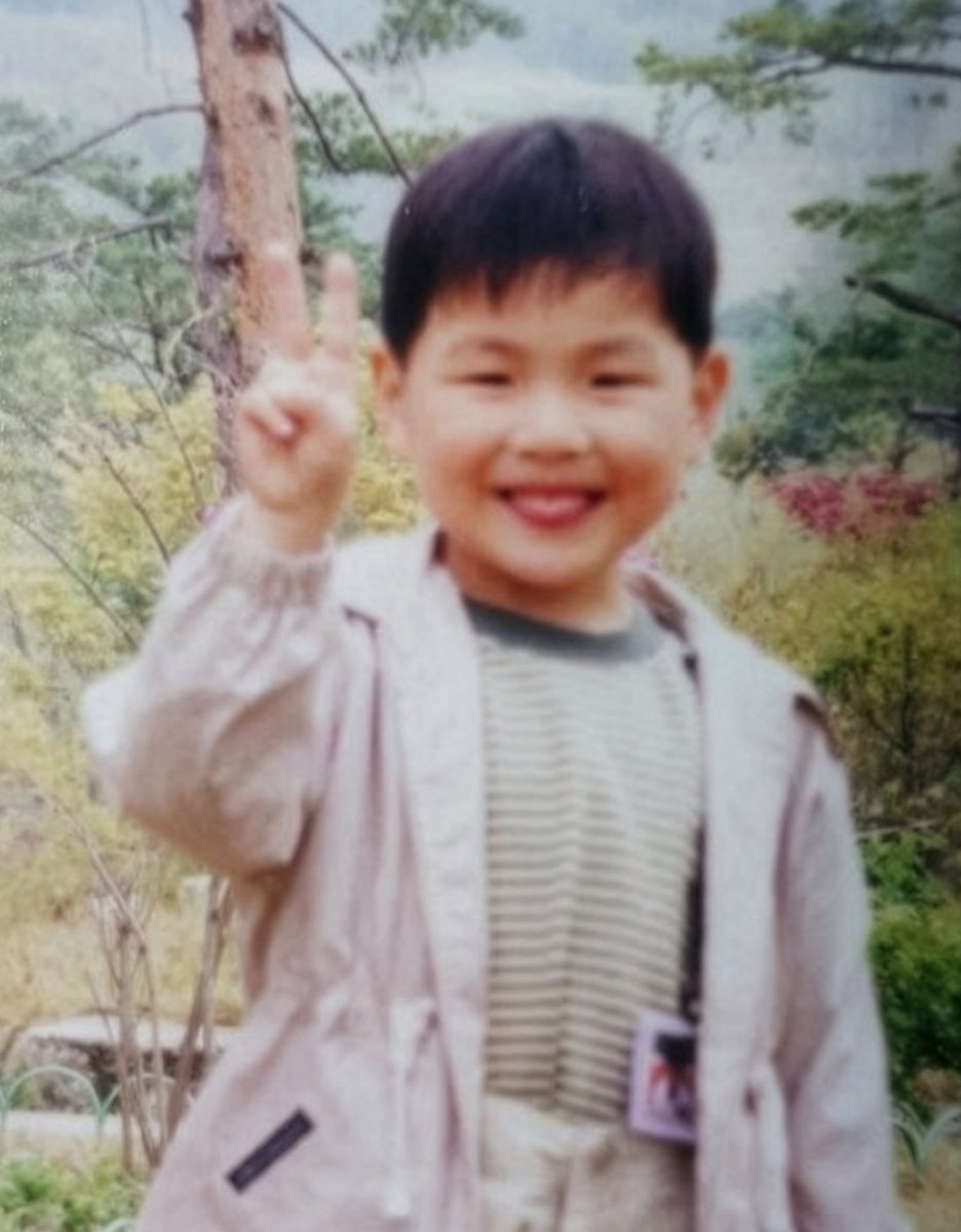 flowDxD's tweet photo. 갤러리에 얘네가 같이 있잖냐... https://t.co/Pc3aNyXvbI