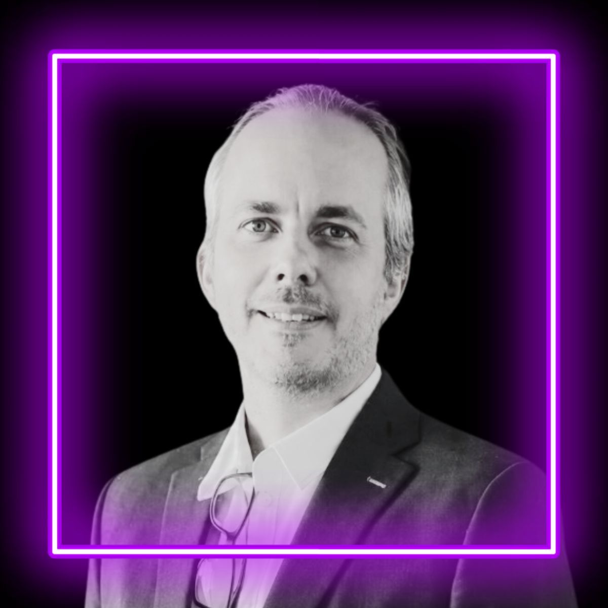 TheWackerLab's tweet photo. Everything transforms! Nanomedicines are not static objects. My recent NanoSphere interview discusses how understanding this constant physical flux is key to biopharmaceutics. Read more at https://t.co/9kH7pZOW1S. #TheWackerLab #biopharmaceutics #nanomedicine #KULeuven https://t.co/5iMJU5ocSe