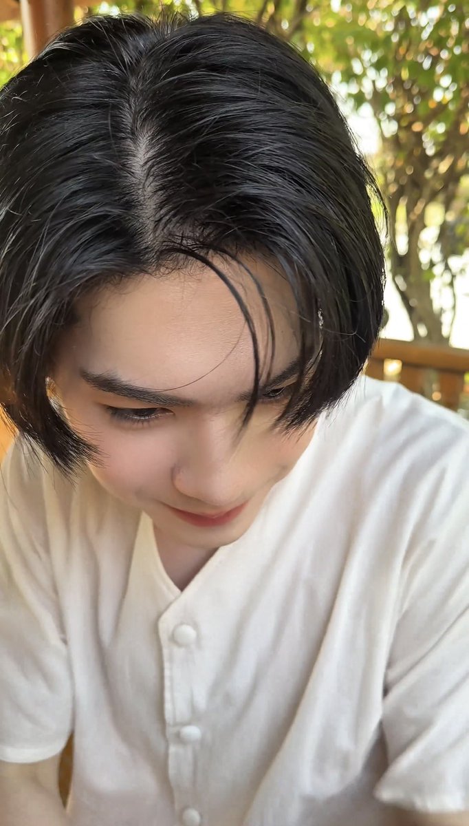 sanshinemount's tweet photo. I'm pretty sure JJ read about the discourse lately, how people put stereotypes into artists that played as "uke"

but I really want him to know that he doesn't need to worry about any of it, bcs I love him for who is he. the kind and beautiful soul of him💖
#jj_rcp https://t.co/iMXXfl8BiT
