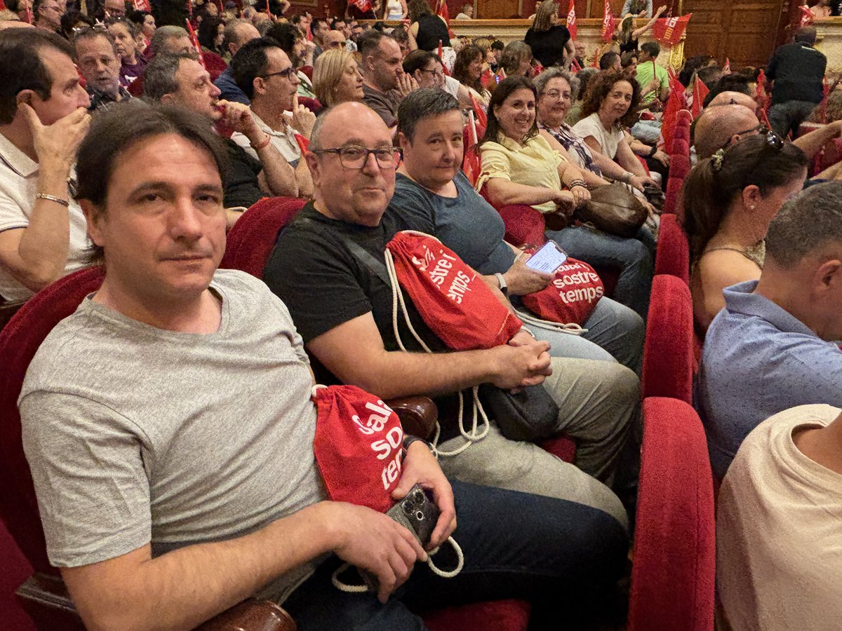 Sanitat_CCOOPV's tweet photo. Hoy ponemos de manifiesto que otro modelo es posible, uno con salarios dignos, vivienda accesible, tiempo para vivir y en el que los servicios públicos sean la columna vertebral de una sociedad justa #Jornada26M #Respuestas https://t.co/wXKhTU3t9h