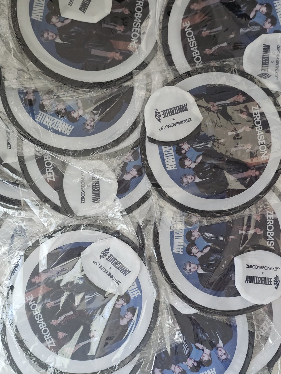jejebaseone's tweet photo. ARE YOU READY?!?!?!?!?!

AND2BLE's debut is today! 
Stream AND2BLE's Curious mv and Sequence 01: Curiosity album ‼️

Don't forget to stream ZB1 too to get this fan.

See you on Sun, May 31, 6 pm at @kita_cafe_ph

#ZEROBASEONE #AND2BLE #AND2BLE_Curiosity #Ascend #Top5 #Curious https://t.co/cF6GkpP6wX