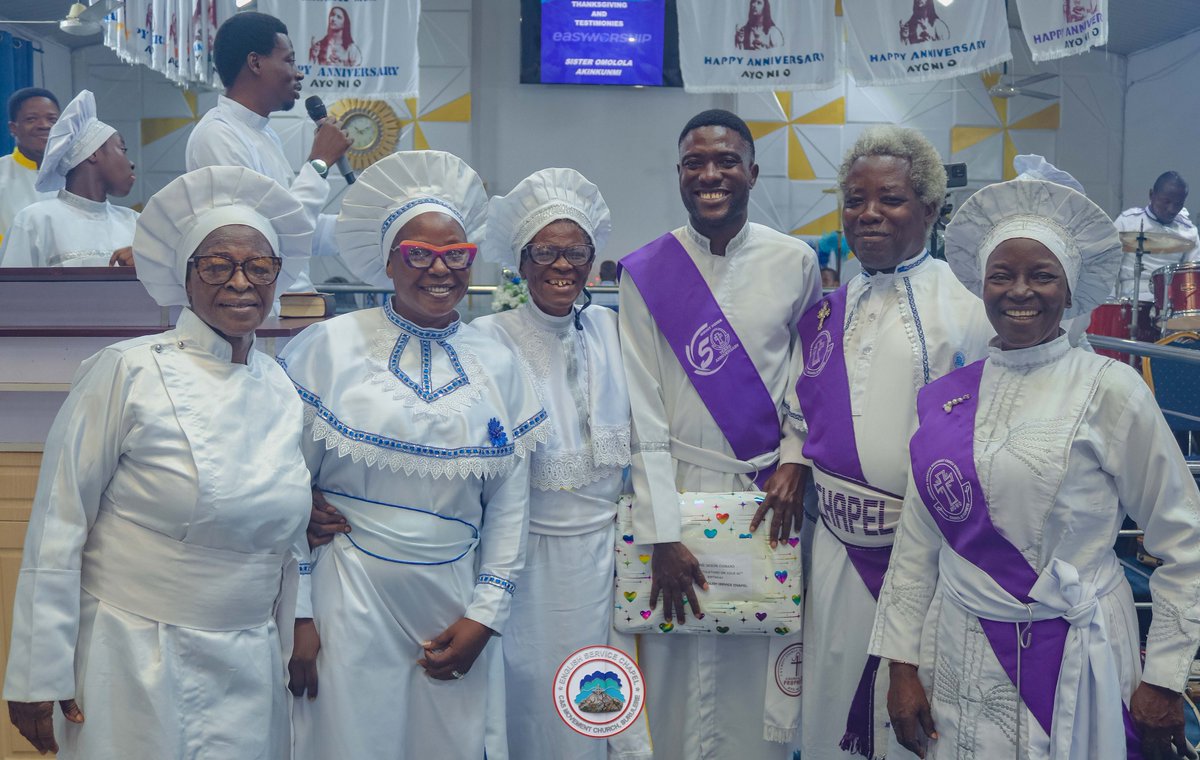 EnglishServiceC's tweet photo. We felicitate with our birthday celebrants as they mark their landmark birthdays. 

#englishservicechapel
#csmcenglishchapel
#Ayonio https://t.co/MWyn8pWU8k