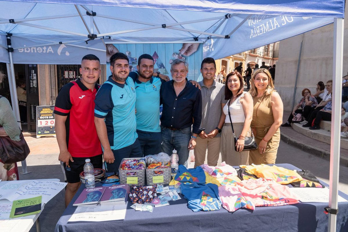 AlteaAutismo's tweet photo. 💙 El sábado pasado estuvimos en celebrando el Día de las Familias, donde participamos poniendo nuestro stand de 🫶✨

Un espacio muy especial para dar a conocer nuestro trabajo, compartir con las familias y disfrutar de una jornada de convivencia y ocio inclusivo 👨‍👩‍👧‍👦 https://t.co/IakORIFtbf