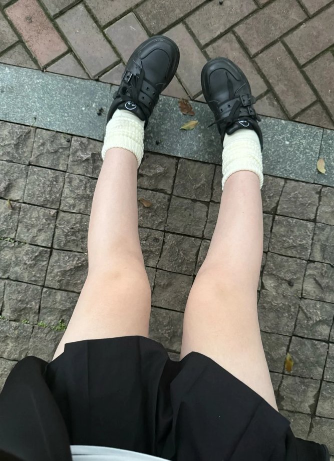 らな tweet media
