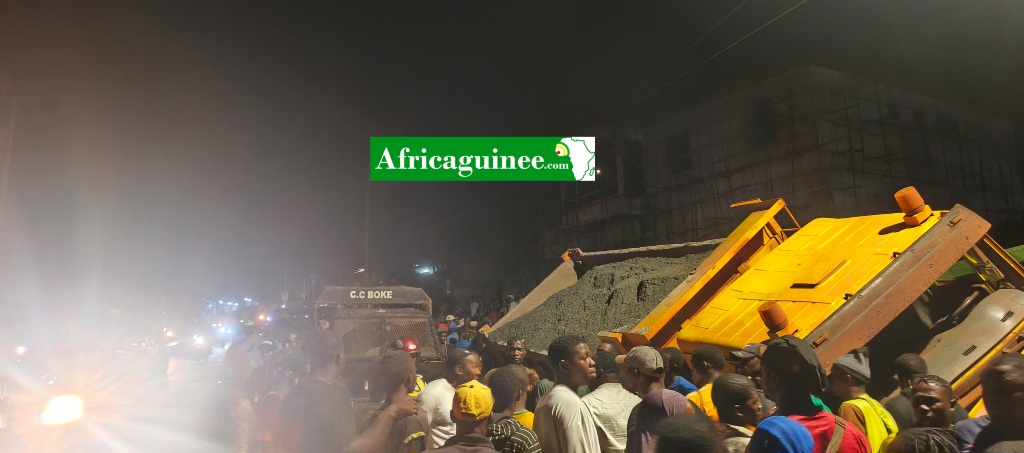 Africaguinee's tweet photo. 🚨Boké : un camion sans contrôle sème la m*rt à Yomboya👇🏼
https://t.co/VA5XGSlg59 https://t.co/j8i90bWzvP