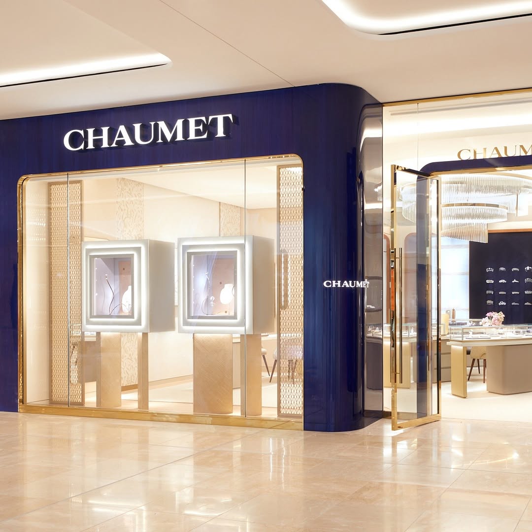 cppluxury's tweet photo. CHAUMET opens new boutique in Sydney at Chatswood Chase - its third in Australia

#Chaumet #Sydney #ChatswoodChase #Australia #luxuryjewellery #luxury #jewellery #luxuryretail #luxuryboutique #LVMH @LVMH @Chaumet https://t.co/2GXP0RLqGC