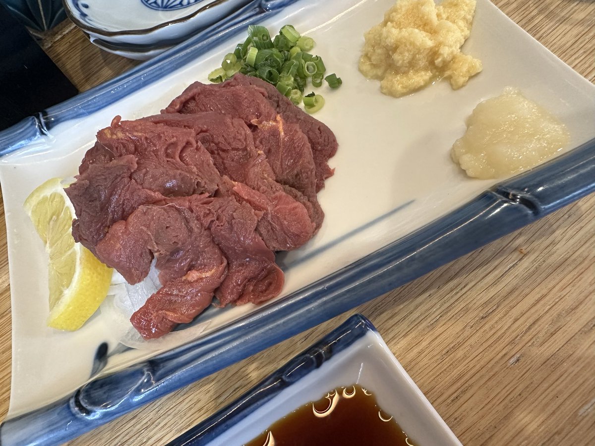 bunya82's tweet photo. 馬刺しとわさび漬けを福無量で流す。コールドスリーブを次いつ観るかななんて思いながら^ ^ https://t.co/9Opw8NbhSd