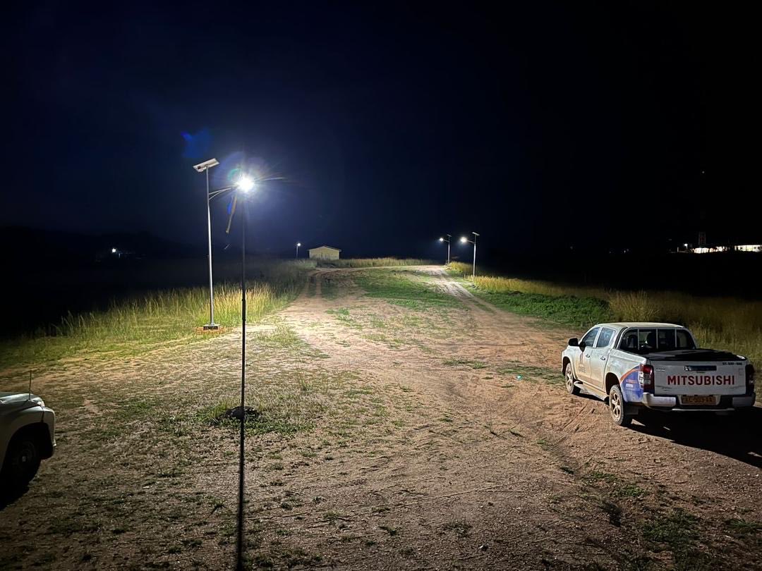 aptechsolar's tweet photo. Aptech Africa installed 930 solar street lights across Ogooué-Ivindo Province in Gabon with a total installed solar generation capacity of 297 kWp and a combined battery storage capacity of 1,116 kWh
Use the link: https://t.co/ngfWj08ktG

#Renewableenergy #Cleanenergy https://t.co/NDgS9LQ6CW