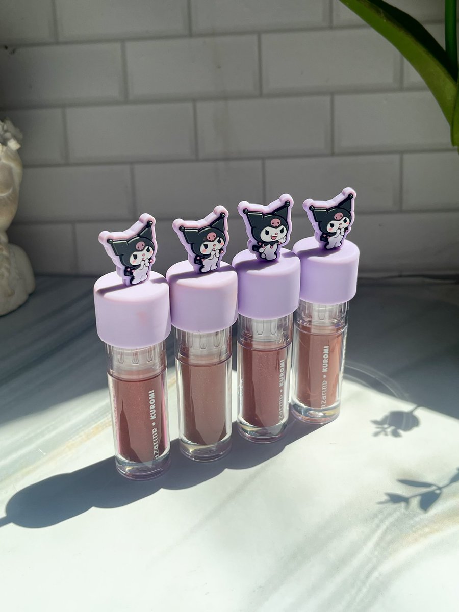 vwxyulii_'s tweet photo. GUYSS pls aku nemu lip product yang unik banget✨ lippies 60 ribuan dupes D*or!!

ternyata pas bibir dikatupin dia langsung berubah jadi glittery finish yang cantik PARAH. bukan glitter lebay ya, tapi lebih ke sparkle classy gitu 🪼✨ https://t.co/MCumSKpaHa