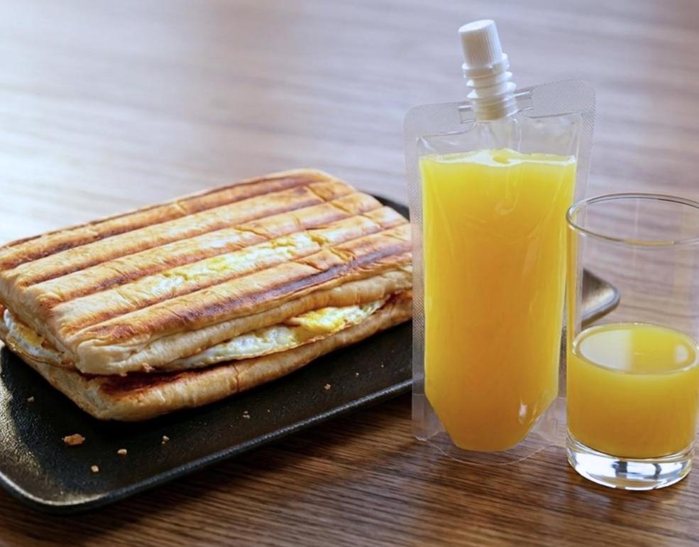 _summerskitchen's tweet photo. @dharkstranger @MejiistheOne @realsabigurl @Temi_Fako @DinmaIgwe @queenAdetutu @oma_kanu @emmy_joan @IAm_Ephanyi @Omoobakare @_emmanuelOjo @swoopappng @TimieTenpah @KizzDaniel Breakfast just got better 😮‍💨🍞🥚🧃
Soft bread, tasty eggs, and our chilled and fresh minty bliss juice to seal the combo perfectly.

📲 Order now via WhatsApp, Chowdeck, Glovo &amp; Swoop @__summerskitchen

#SummersKitchen #BreakfastInLagos #LagosFood #BreadAndEgg #FoodieLagos https://t.co/BVeERYydFW