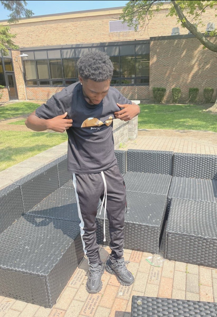 Might be a yn but might f!ck your momma twin🤣🤣🤣 tweet media