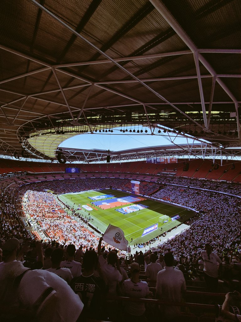 becashford's tweet photo. What a day! 🏆🤍🙌🏻 https://t.co/Nm0iZHtjQv