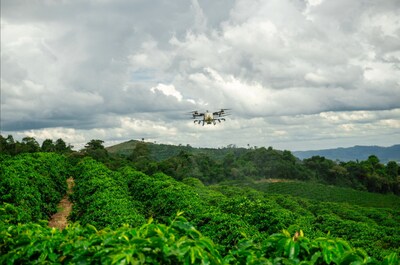 drone_press's tweet photo. 🚁 【世界】DJI農業ドローン60万台超、節水4.1億トン・炭素排出5,100万トン削減と発表

• DJI農業ドローンの世界普及規模（台数・オペレーター・支援体制）
• 発表された節水・炭素削減数値の読み方と注意点
• ブラジルの斑点散布事例が示す「資材費削減」の可能性
• 日本市場での導入判断に必要な視点

#DJI #農業ドローン #スマート農業 #農業DX

記事はこちら⬇️
https://t.co/jSiGPTJEEq