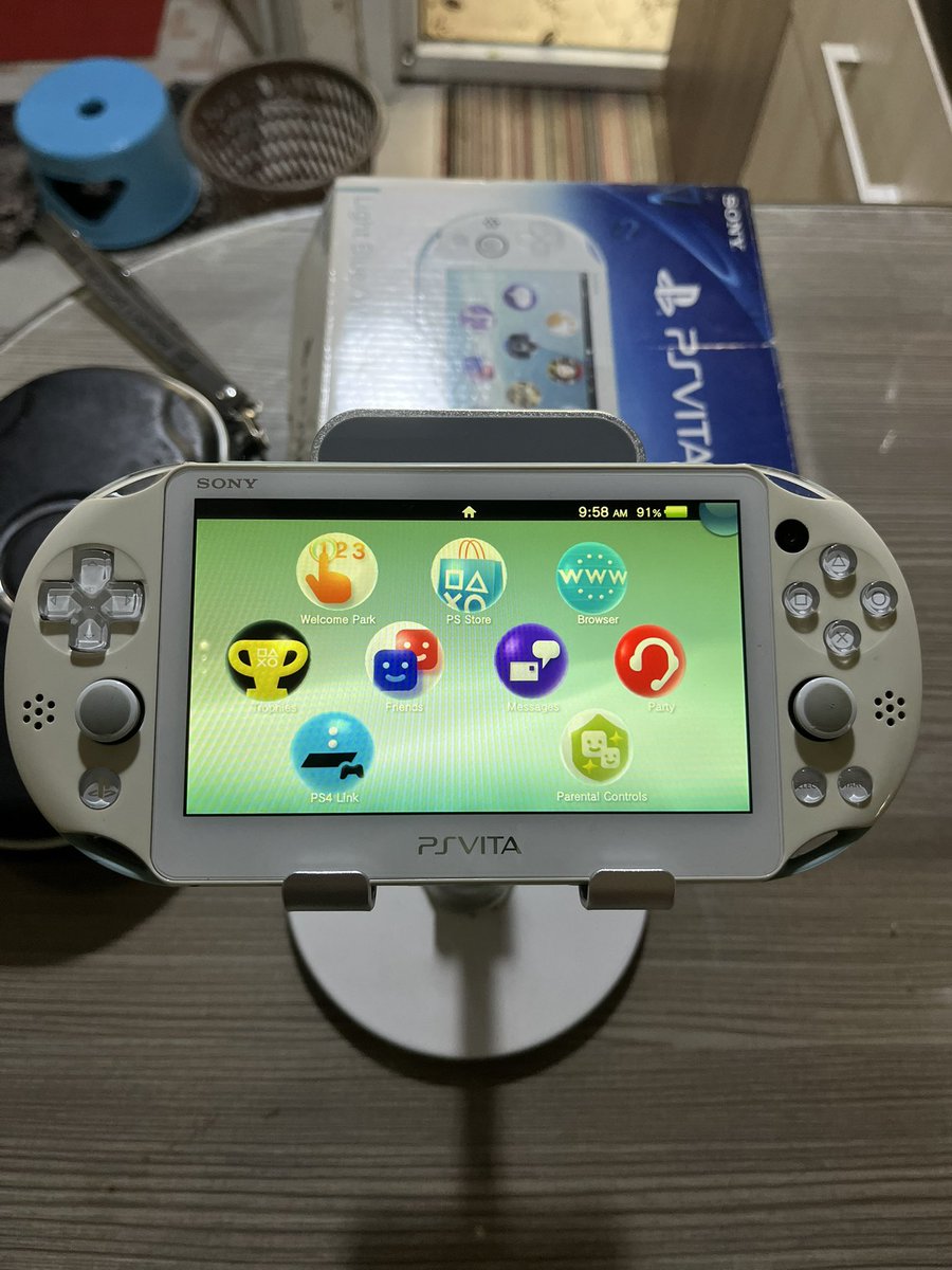 utha_08's tweet photo. @MitsuhaSeiya00 Joss ini kak ps vita slim, anti banned banned club hahaha mungkin minat https://t.co/e0RChfYCUv