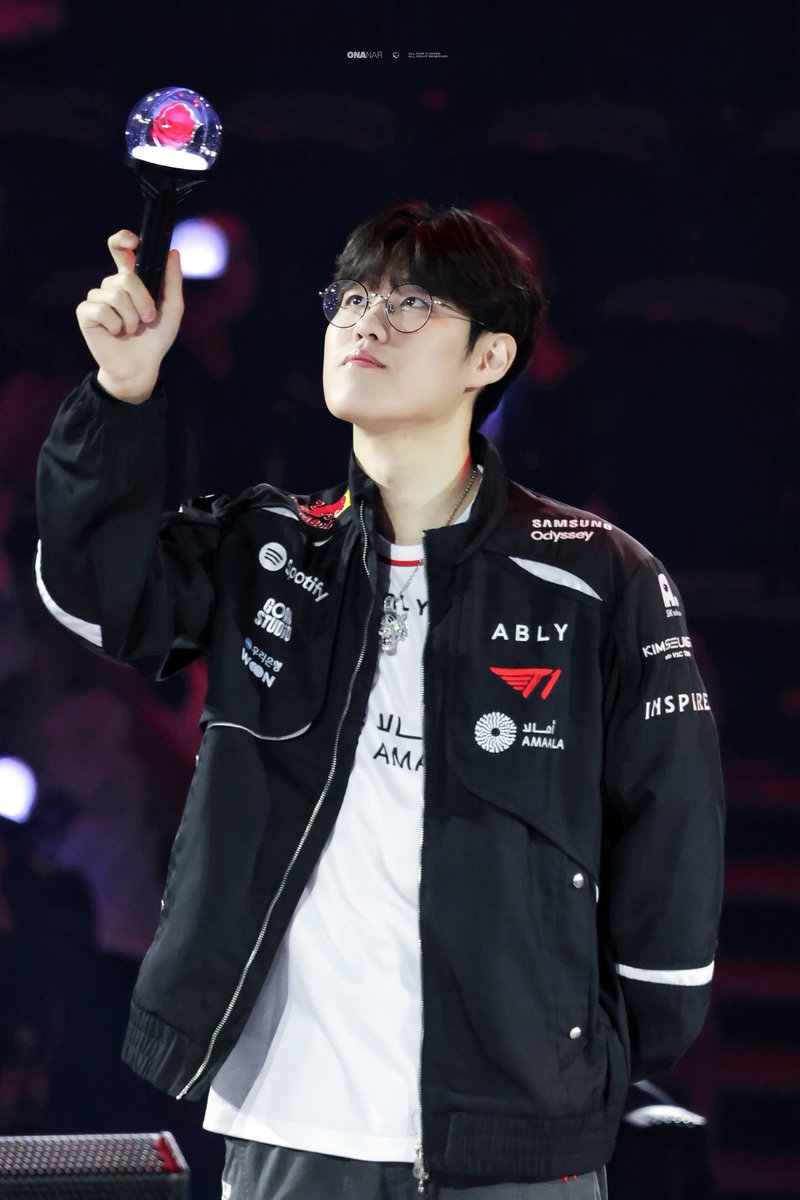 onanar222's tweet photo. 「260425 T1 Homeground D2」

영원히 행복해~~🐯🌹
#오너 #Oner #문현준 #T1WIN https://t.co/MbsnMMzPPQ