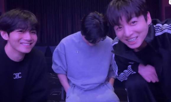 Zaggi ⁷ ⊙⊝⊜ #1 one more night stan tweet media