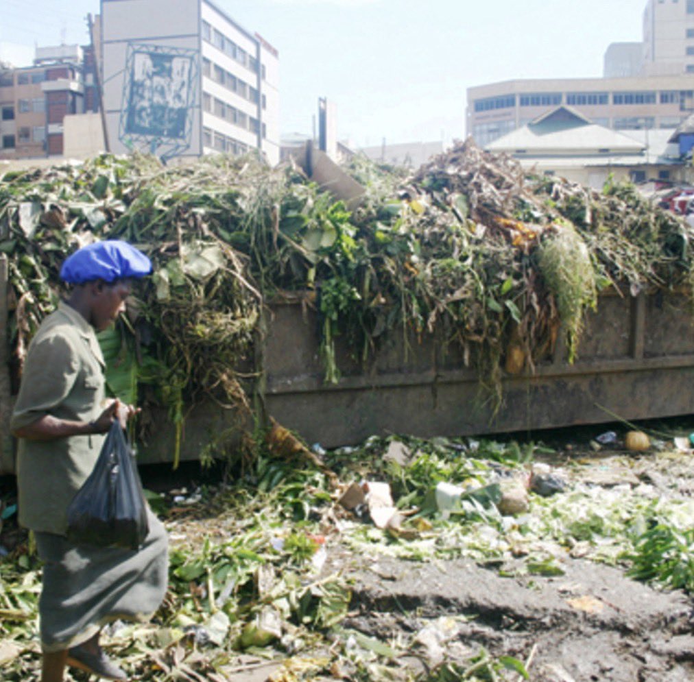 KATIITINOAH_A's tweet photo. Kampala, our beloved city habours over 5 Million people as of 2025 a population that produces over 2500 tones of waste everyday.

70% of this waste is organic which should be a blessing in disguise, however it’s not leveraged because only 40% is collected and below 35% of the population have access to formal collection services for disposal leaving the rest of the waste to end up in drainage channels thus wetlands and water bodies, burnt and other informal methods used to dispose it off where it decomposes.

Decomposing organic waste emits greenhouse gases that include methane which is very dangerous to the environment and ecosystems. 
 
Run the figures…

▶️1 tone of controlled collection of biogas can generate 85Kgs enough to take a family of 4 people 3 months.
▶️Starndad dump fill like those of KCCA (Kitezi) can generate 50Kgs and if used for cooking, it can take approximately two months.

Nature has always provided sustainable solutions we nonetheless chose hazardous quick alternatives. 
If we are to achieve net zero by 2050 as according to the Paris agreement, and to prevent catastrophic effects of #Climatechange and limit global warming we must cut greenhouse gas emissions.

Harnessing renewable energy like solar and biogas would not only save trees 🌲 mostly used for charcoal but also conserve the environment. 

In this #GlobalWeekOfAction let’s not just preach a just transition but rather walk the talk by reductions in use of charcoal, fosssil fuels, putting an end to over dependence on fossil fuels and stop all oil drills like @EACOP_ majorly funded by @TotalEnergiesUG.

#JustTransition
#RenewableEnergy
#StopEacop
#ClimateChange
#ClimatrActionNow