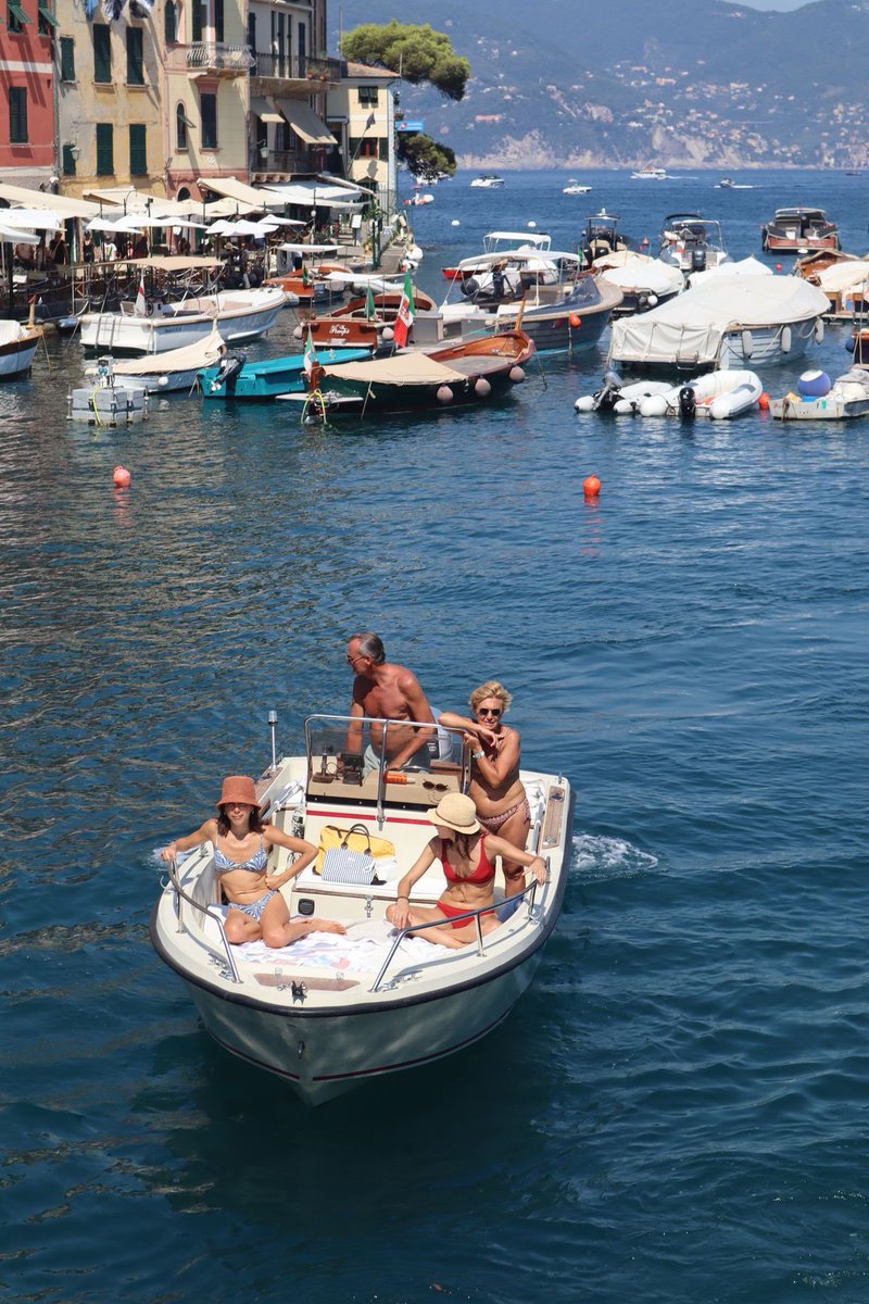 Dolce Riviera tweet media