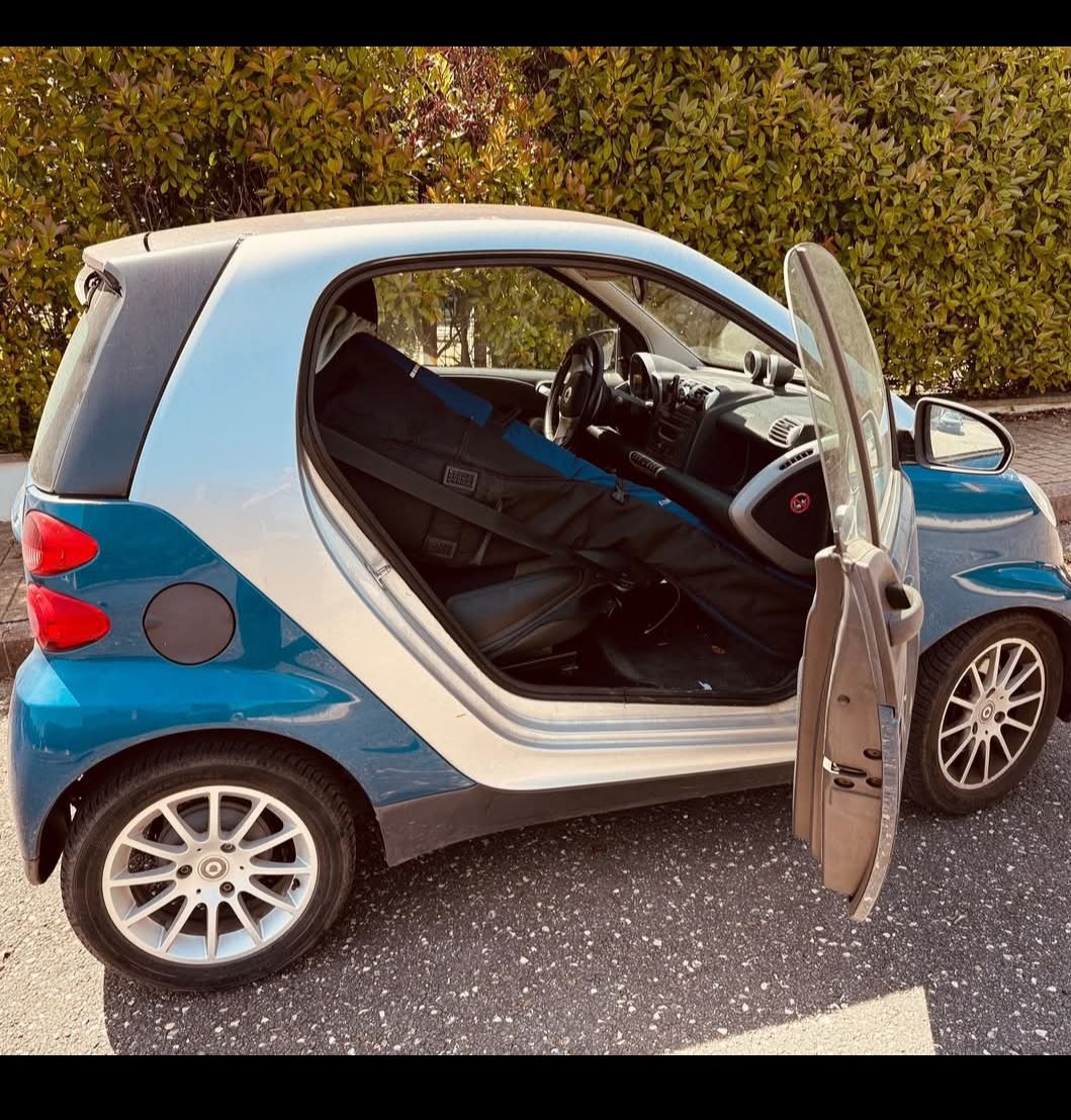 sg_mancio's tweet photo. 本日の界隈ではsmartにコントラバス載せられた！という投稿が話題に…笑
乗るんだ！！！！と私ですら思った https://t.co/h4f6CRSylH