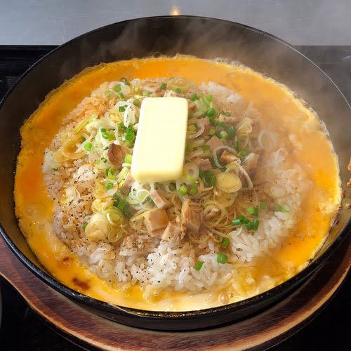 ricca_ogui's tweet photo. 花月嵐で衝撃的に美味い炒飯に出会ってしまった、メニューの画像もっと美味そうに見える写真使って欲しい、バチくそ美味いみんな気づいて https://t.co/GnGu87E0SB