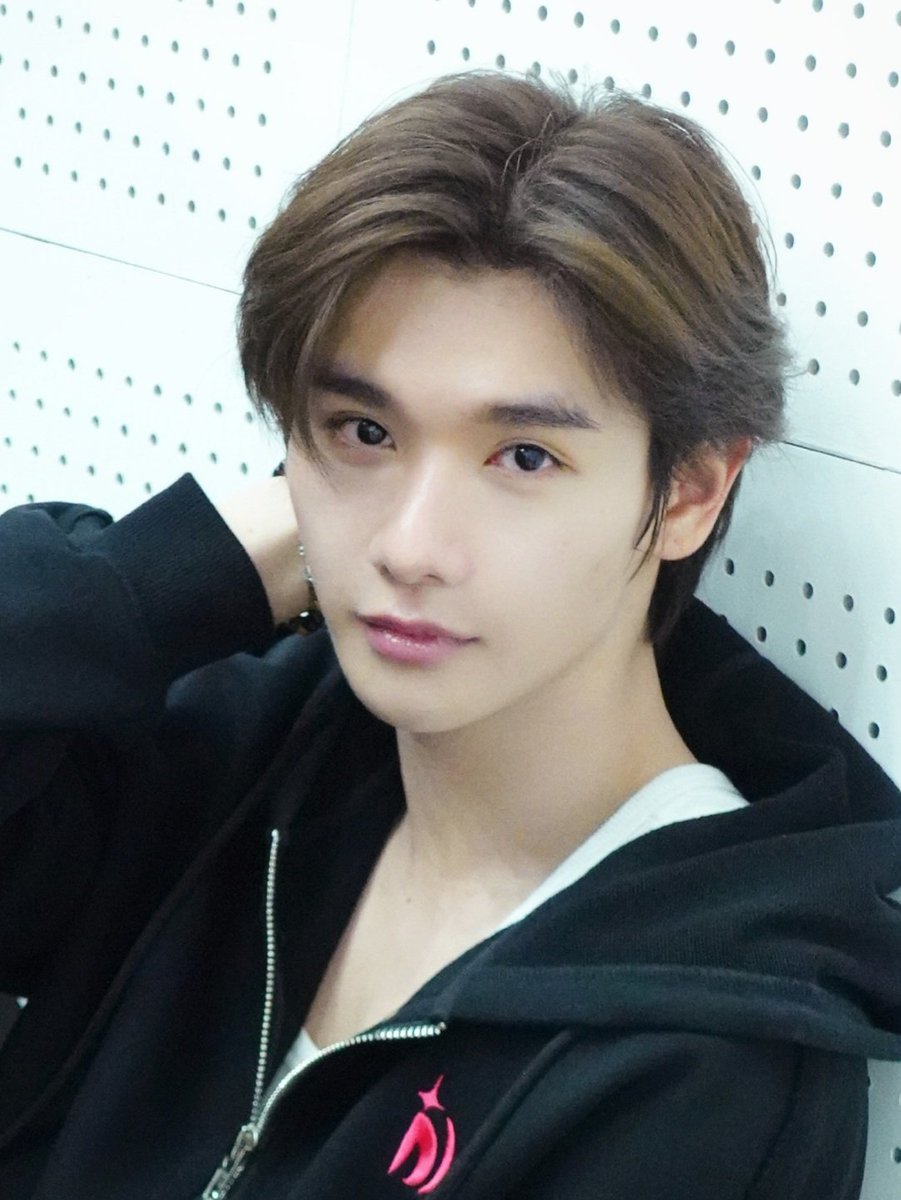 Spring21000000's tweet photo. @wrn_laila คุณเกาชิงเฉินค่า  แต่ไม่เอา 1 นาทีน๊า อยากจะจ้องซัก 24/7 🤭 https://t.co/uPywleMUUx