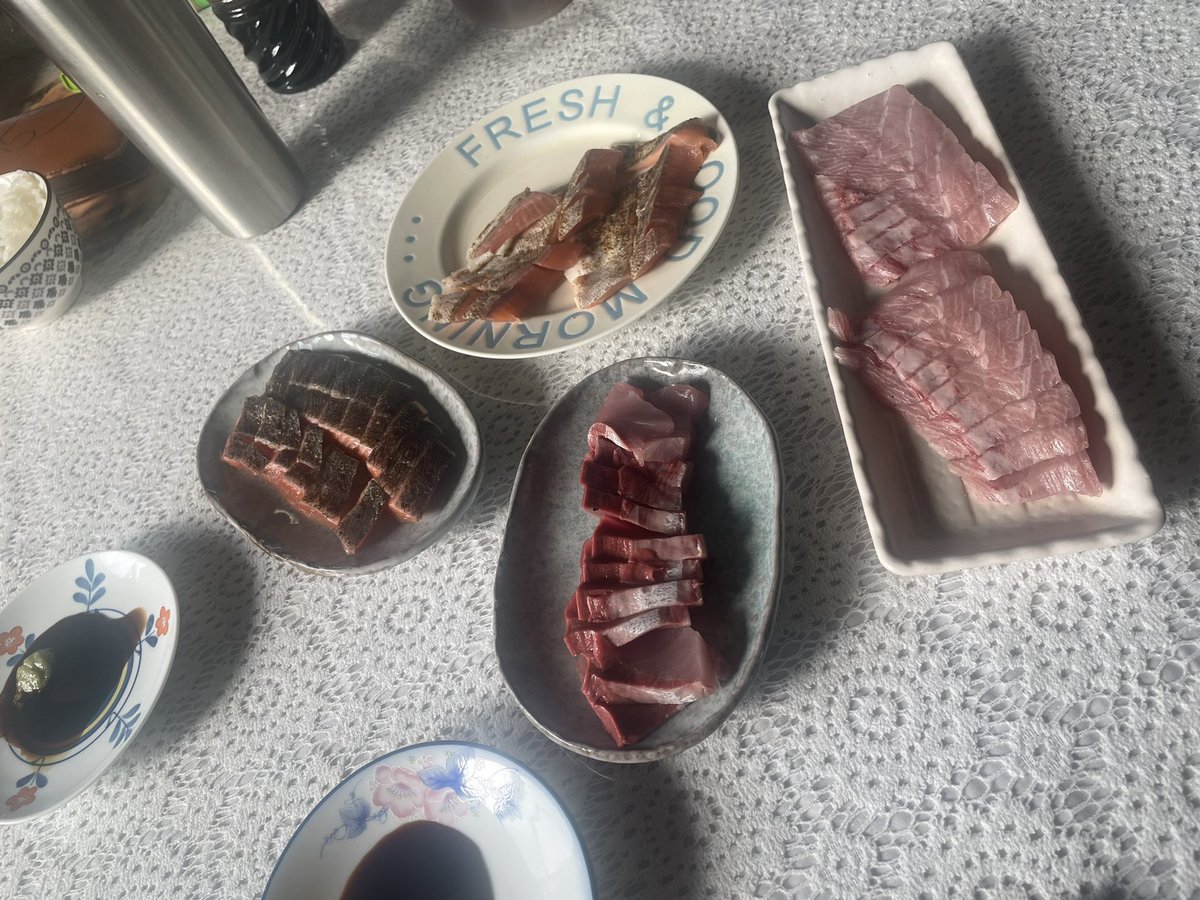 286lb's tweet photo. 春鰤にしては美味いね https://t.co/hnXPJa1OS5