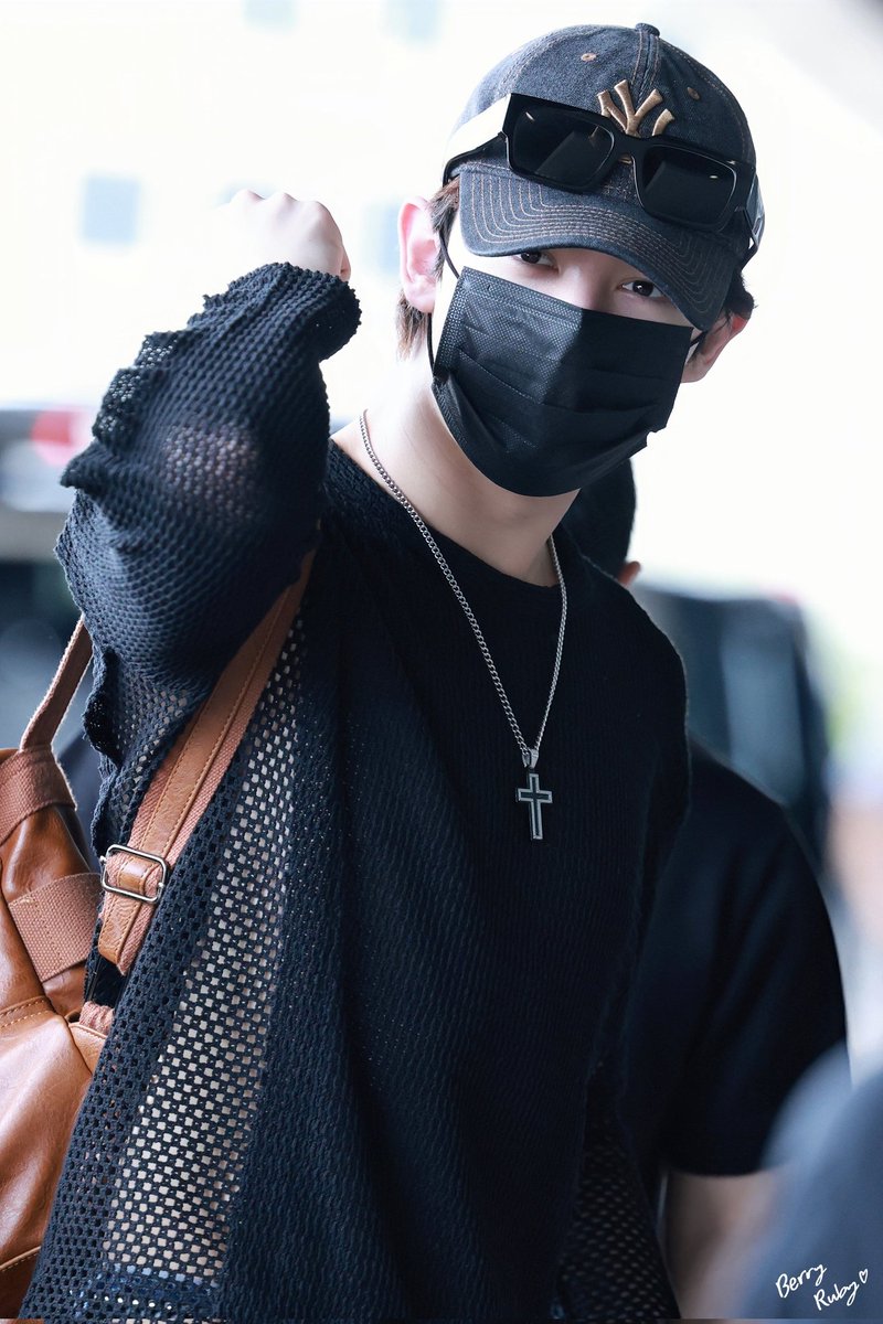 BerryRuby627's tweet photo. 20260524 TPE -> ICN

#AxMxP #에이엠피 #CRU #크루 https://t.co/fdJ0gtuOM0