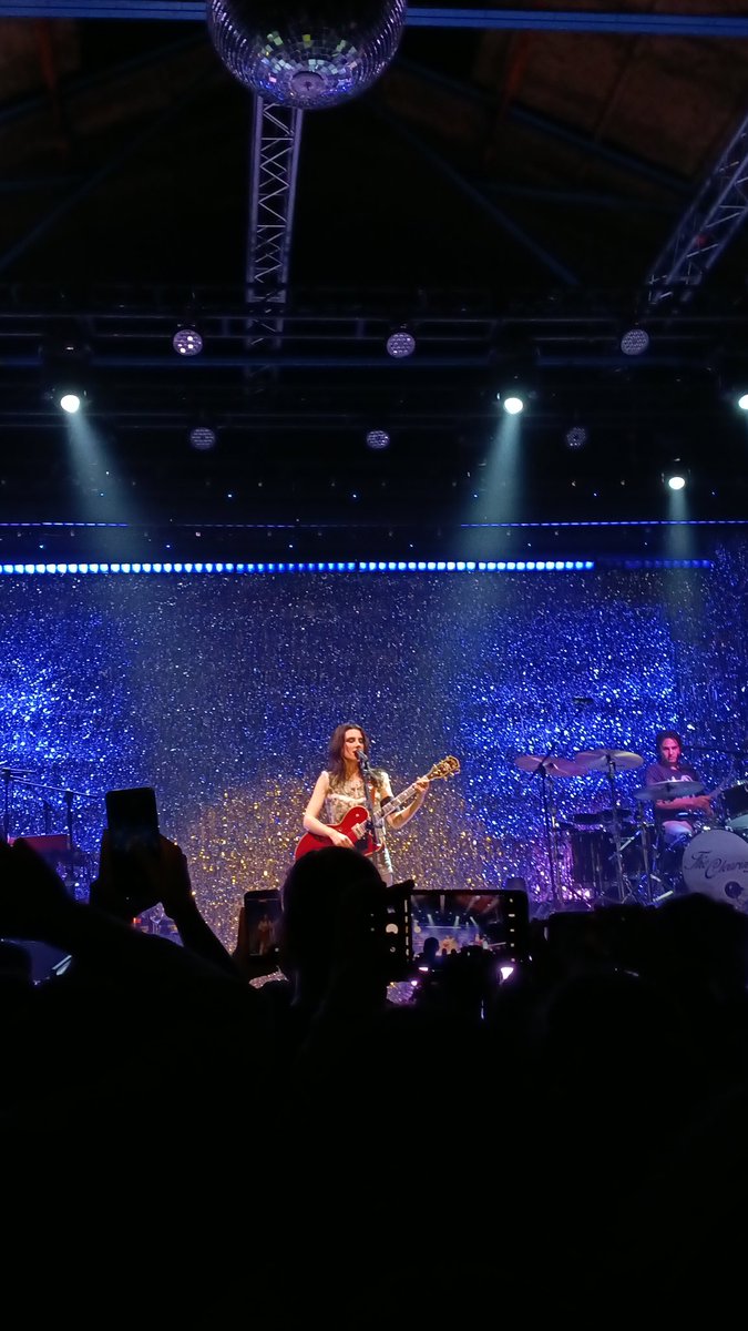 mladybird_'s tweet photo. DE OTRO PLANETA miren que soy súper recitalera pero no sé si incluso mis otras bandas favoritas suenan así en vivo APRENDAN https://t.co/mbDTnnuHkJ