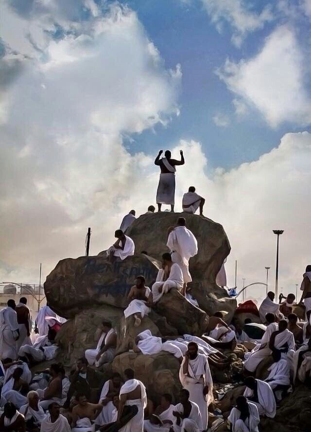 Tawakkulpath2's tweet photo. پھر آپ ﷺ نے فرمایا:

“Your wealth, your lives, and your honor are as sacred and inviolable as this day, this month, and this city are sacred.” https://t.co/hJYIL4Lo47