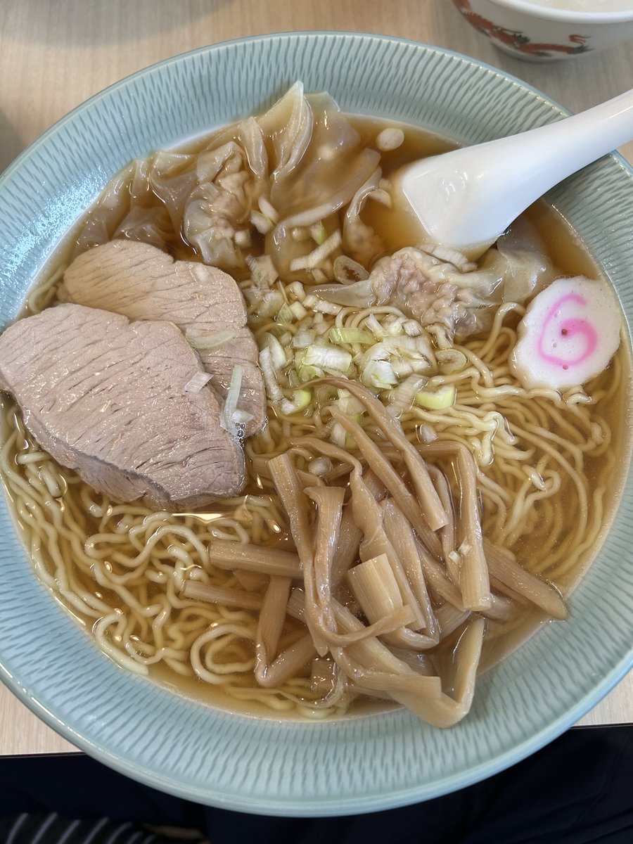 odyssey0316's tweet photo. 蒲町　八千代軒

ワンタンメン860円大盛170円　肉もやしラーメン860円　チャーハン中790円

昨日から決めていた八千代軒　もうねフガフガ状態　気絶寸前とはこの事なんだろう https://t.co/hm9pLg5VsC
