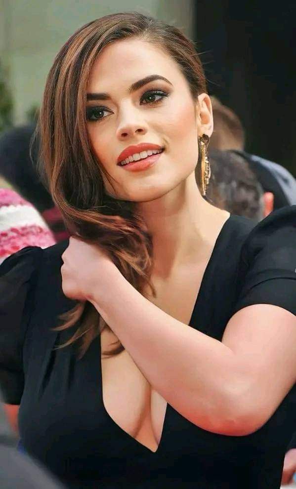 PixelStunner's tweet photo. #HayleyAtwell https://t.co/MUui14EzAO