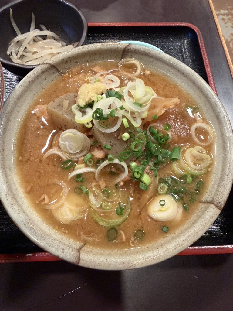 PERUTANI's tweet photo. 母屋の焼き鳥丼（塩だれ） https://t.co/jWZKFQgTXz