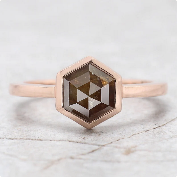 FDJewels's tweet photo. Hexagon Brown Color Diamond Engagement Ring, 14K Rose Gold Bezel Setting Wedding Ring, Unique Geometric Anniversary Gift For Her QN9237
ETSY: https://t.co/G0sNkq7kB4
#HexagonDiamondRing #BrownDiamondRing #GeometricRing #EngagementRing #RoseGoldRing #14KGoldRing #BezelSetting https://t.co/Zrx5im9xWH