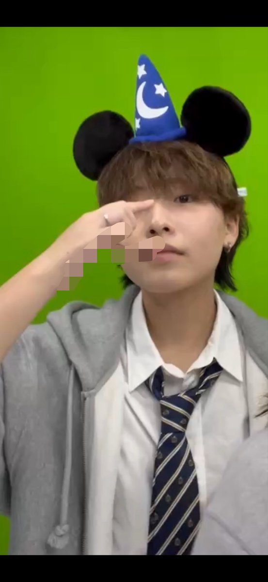 マ tweet media