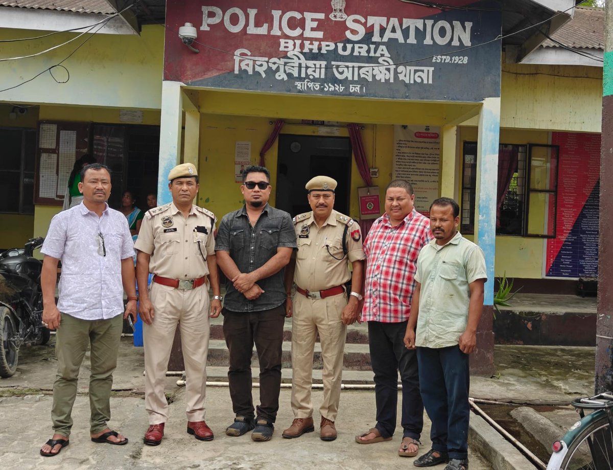 arunachaltimes_'s tweet photo. A delegation of #TMPK (All Missing Students' Union), led by Reedeep Jack Doley, External Affairs Secretary, met the police investigation team at #BihpuriaPoliceStation regarding a fair investigation and immediate justice for #antidrugactivist Gumin Mize, who is currently in judicial custody in #Lakhimpur.