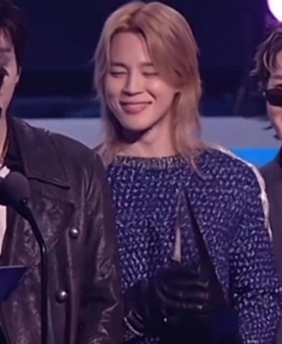 Joonotw's tweet photo. that night Michael won 3 AMAs. tonight BTS won 3 AMAs. We love you and we miss you Michael #michaeljackson #bts #btsamas #amas #music #mjtwt https://t.co/aSCfc6A1JI