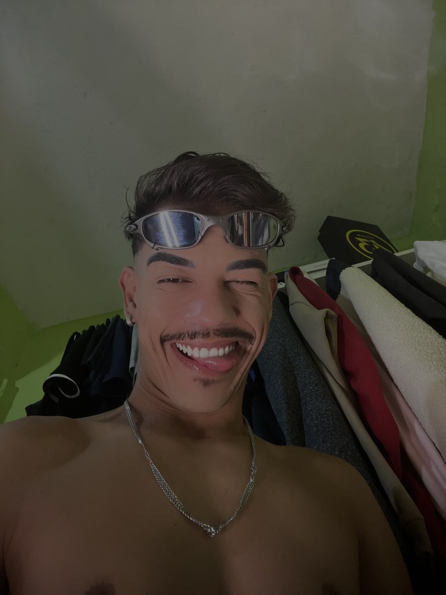 kaykalv3s's tweet photo. O sorriso / o que te faz sorrir 😏 https://t.co/Il0BIZcwll