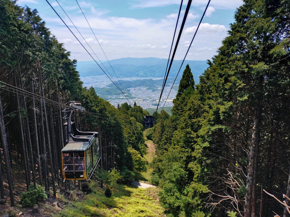 S_Yaggy's tweet photo. 坂本ケーブル〜バス〜叡山ロープウェイ〜叡山ケーブル〜叡電で比叡山超え。
これはもう言うなれば坂本・八瀬アルペンルート？👍️楽しかった！ https://t.co/5PIvzZJKhG