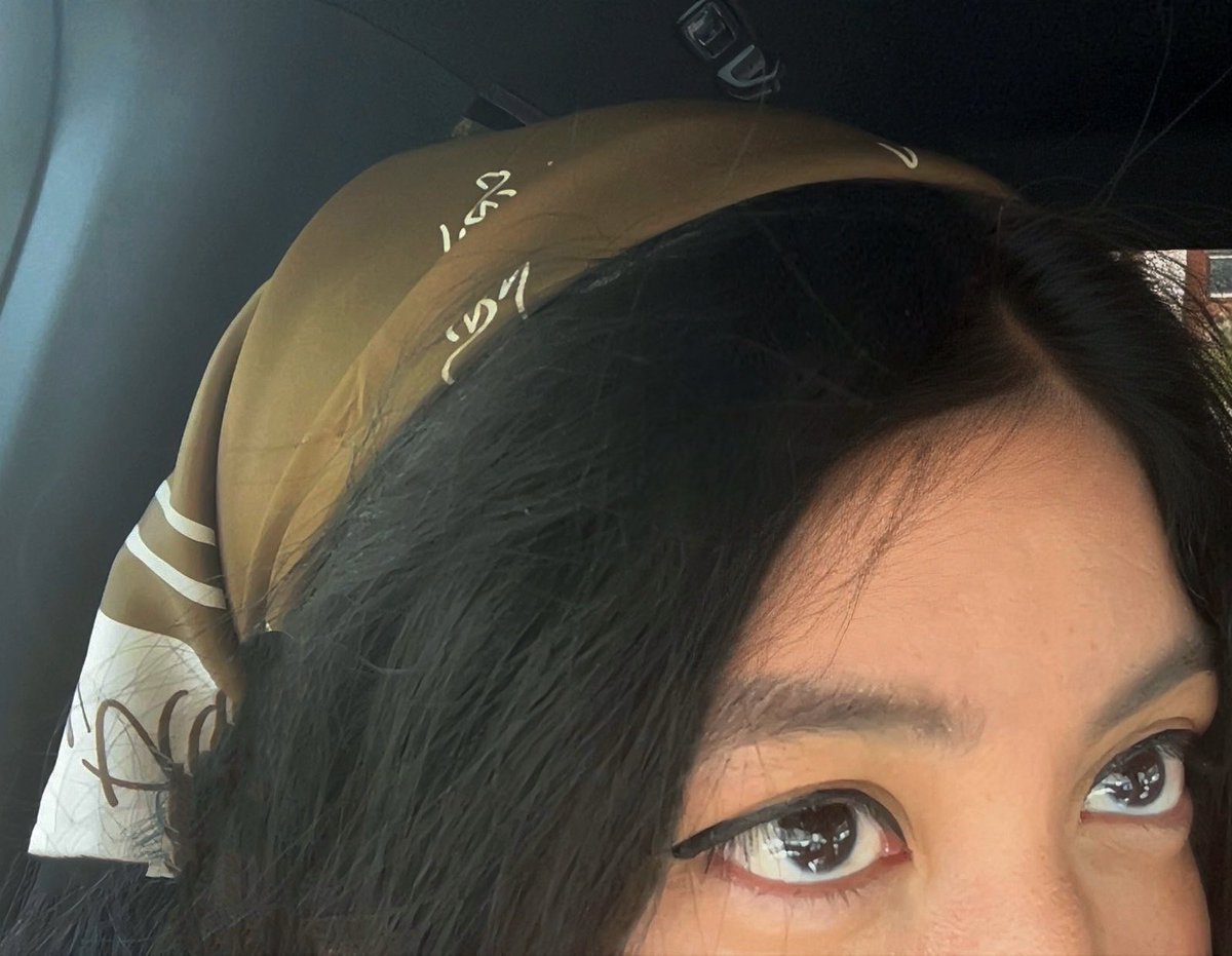 chen_rcjs's tweet photo. I hope joong knows that simplewhen has made it to the UNITED STATES and I have been asked multiple times already about where I got my hair scarf 🥺👏
#JoongArchen #จุงอาเชน #simplewhen
@ChenRcj https://t.co/Mxn2A6Udbh