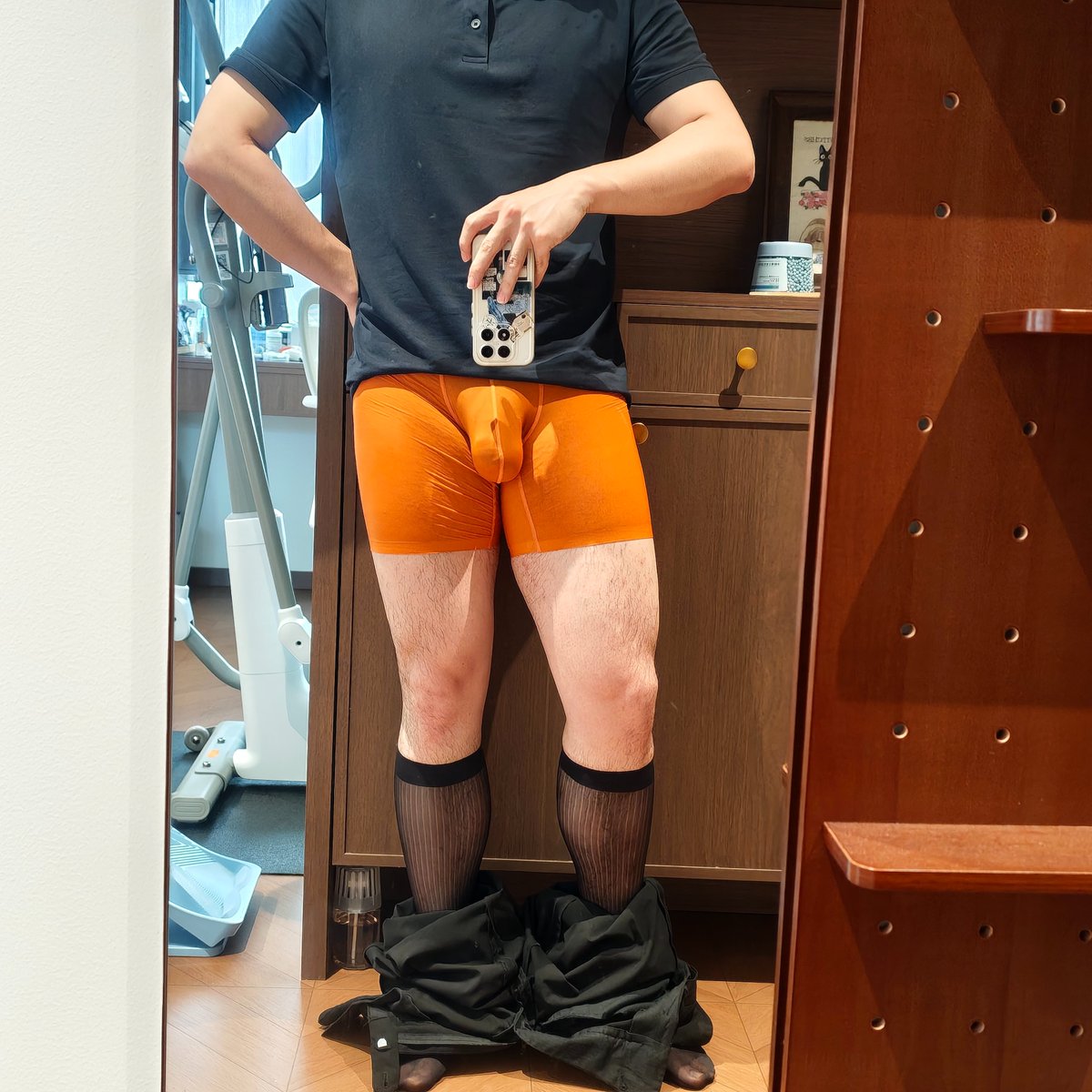 pengwk99's tweet photo. 丝袜公狗ootd，day-2 https://t.co/8SyBTqVdrk