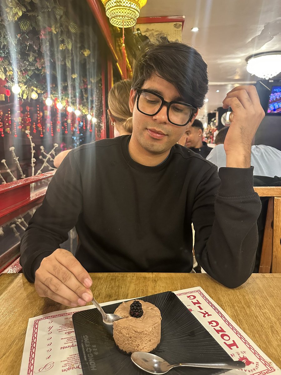 ronierlapaz's tweet photo. Celebro mi día en un país que me ha brindado oportunidades que me hacen feliz, quizás no esté mi familia cerca pero Dani mi hermano en México gracias por compartir conmigo https://t.co/XI6eIIxso2
