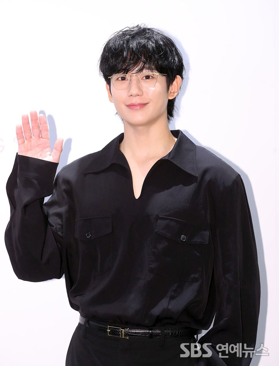 SBS_star's tweet photo. “Jung Hae-in Captivates With a Smile That Even Men Would Fall For
👉 Read full story here : https://t.co/PTg09wzEfl

#junghaein #photo #SBSStar #KEntertainmentNews
Follow @SBS_star for more updates!” https://t.co/KOxARhvKRI