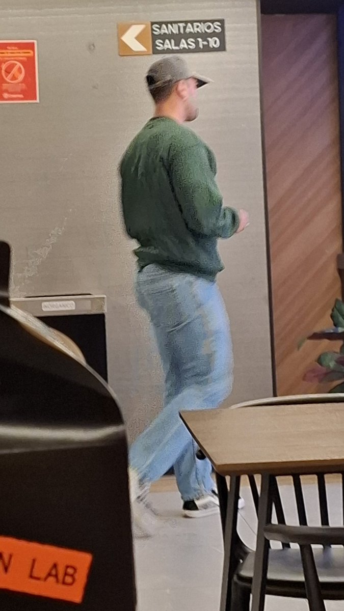 Ch1c0sD3L4C4ll3's tweet photo. Después de la función cae la noche, se cierra el telón.
#ChicoDelCine #CinemaGuy #ChicoDLCalle #StreetGuy #RealGuy #Paparazzi desde #Tijuana #BajaCalifornia #México https://t.co/g52tdyCdiv