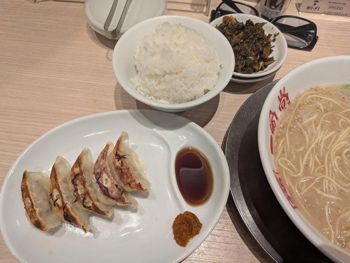 datti031's tweet photo. 日高屋→一風堂🍜😋

昼

日高屋でちょと失敗して

一風堂でめちゃ待たされる😑

替玉ｘ1（無料）
ニンニク忘れられた😏 https://t.co/L50uTU52h9