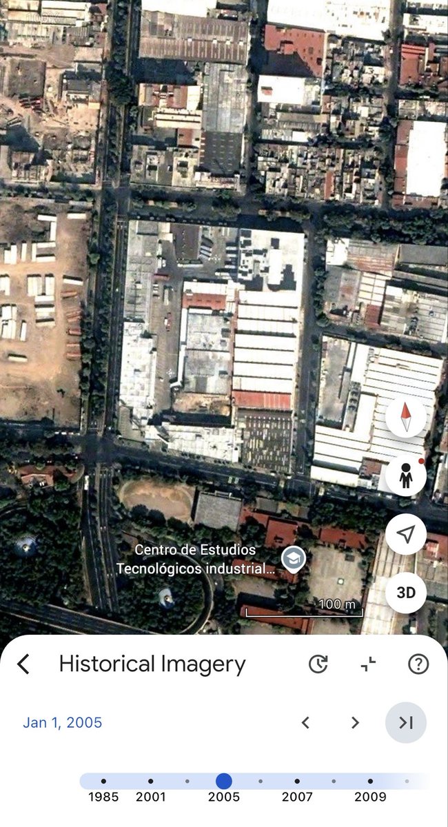 ElenoAM's tweet photo. Ese “suelo permeable” era literal una plancha de asfalto. Pero bueno, sigamos defendiendo los intereses de los NIMBYs en medio de una escasez de vivienda. https://t.co/JiLPmlPVNP