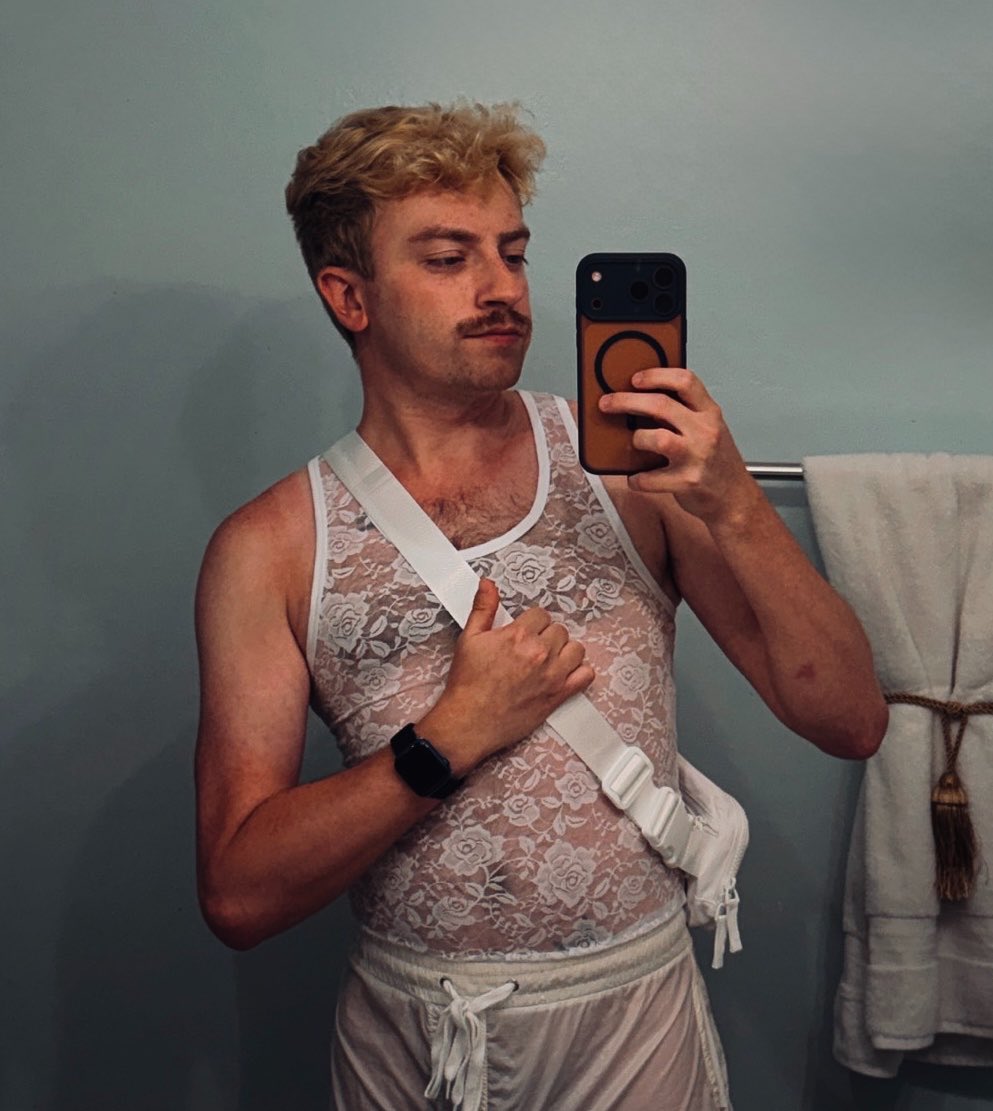 derek 🤠 tweet media